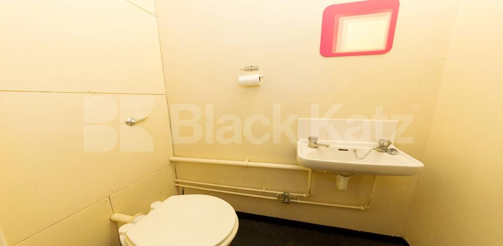 			NEW INSTRUCTION, 4 Bedroom, 1 bath, 1 reception Flat			 Testerton Walk, LATIMER ROAD